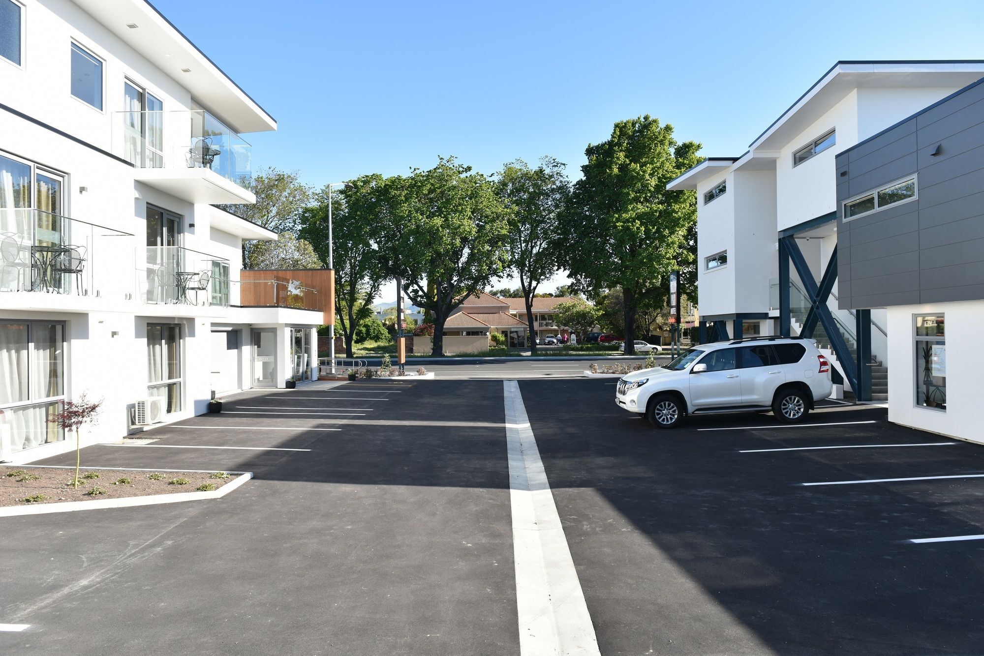 Bealey Plaza Motel Christchurch Luaran gambar The courtyard of the hotel